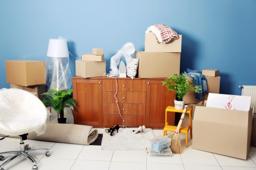 Checklist and essentials prepared for a smooth Aldgate house removal