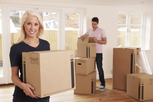 Removal van service for homes and businesses in Aldgate