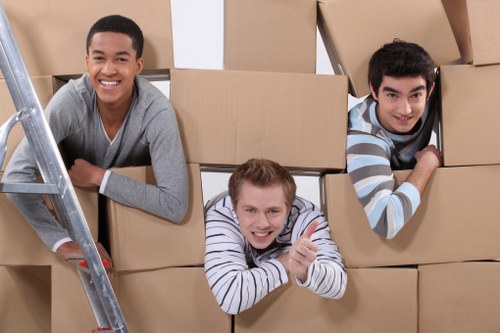 Efficient man with van service supporting a busy Aldgate relocation